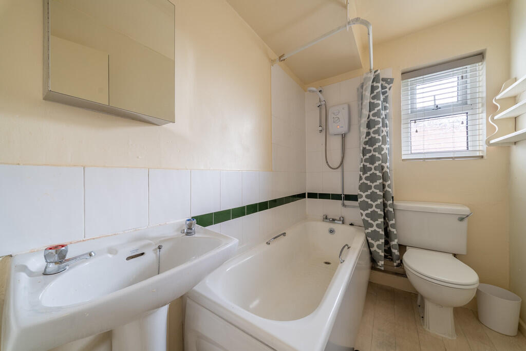 Flat 3, 61 Bamfor...