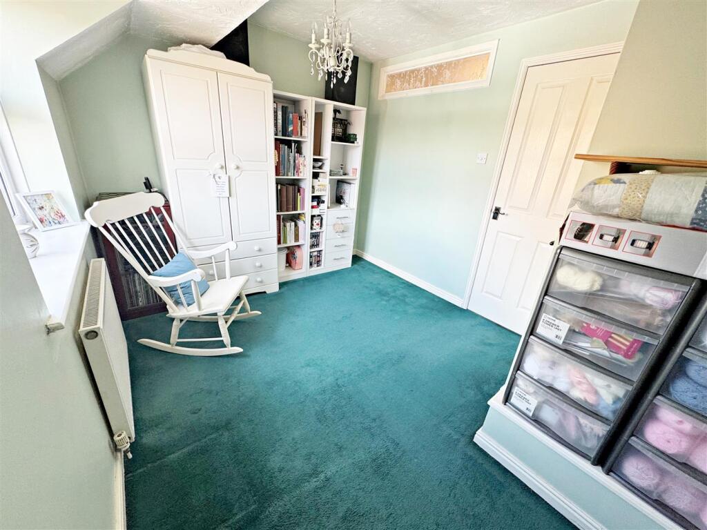 BEDROOM 2