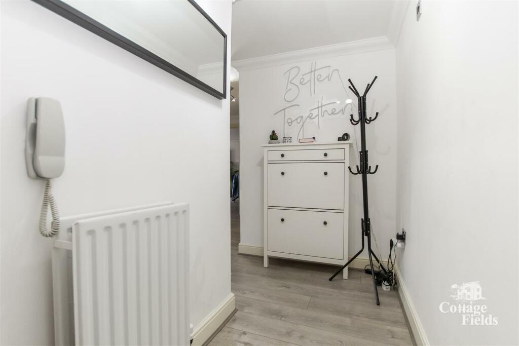 Hallway.JPG