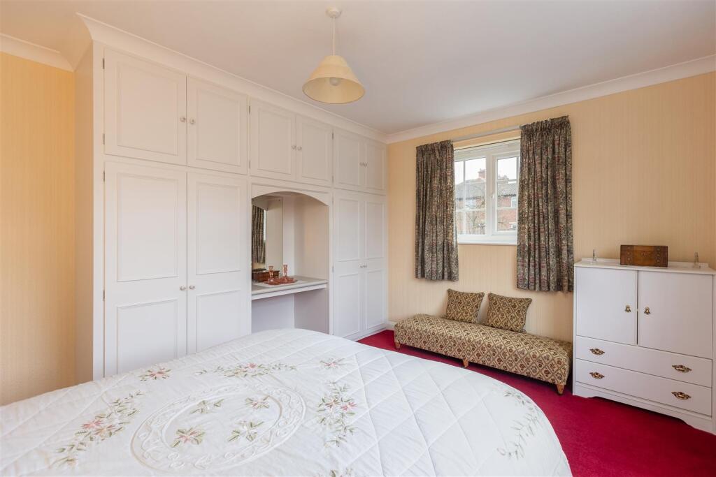 Station Road 9A Bedroom 3-3.jpg