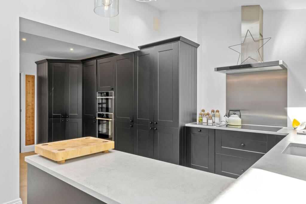 Kitchen/Dining Area