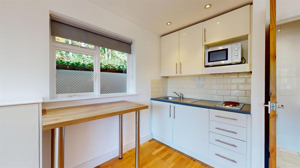 Hawthorn Road Hawthorn Flatlets 9 Kitchen Area.jpg