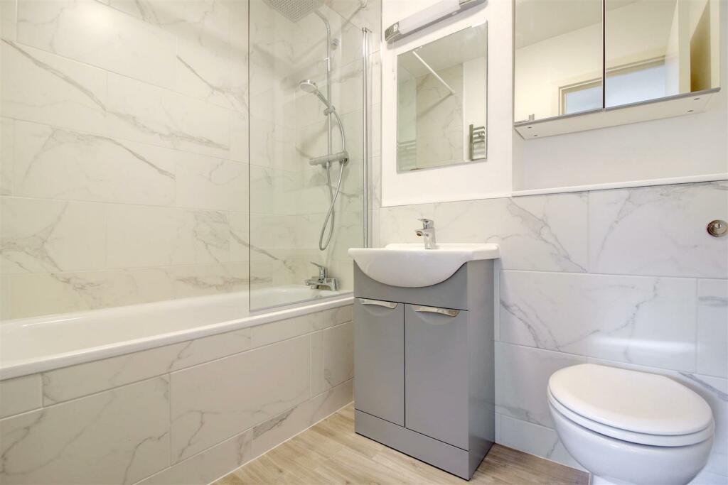 ENSUITE.jpg