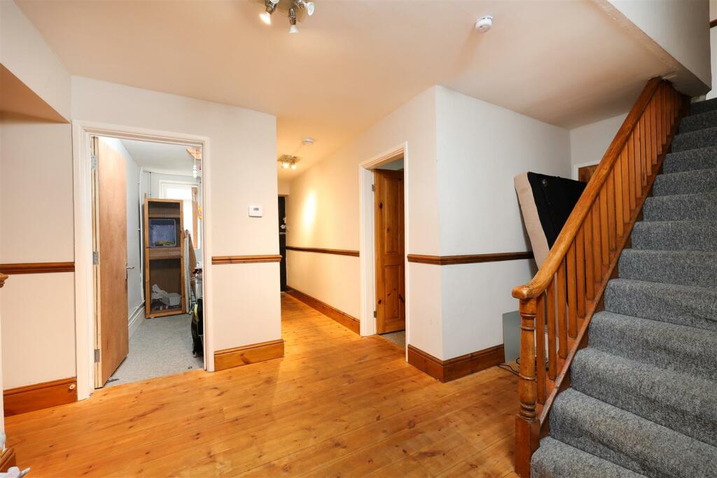 43 Elliston Road 4.JPG