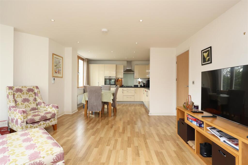 229 The Crescent 14.jpg