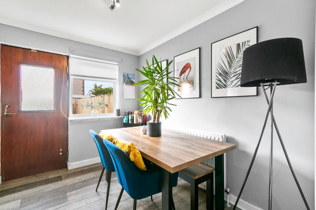 Kitchen/ Dining Room