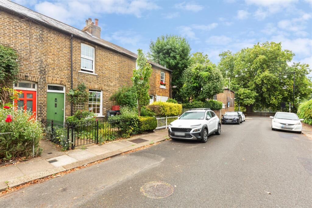 Spring Grove, W4 - FOR SALE