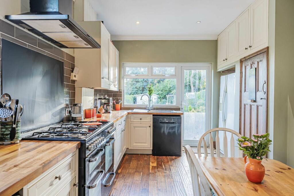 Kitchen / Breakfast Room