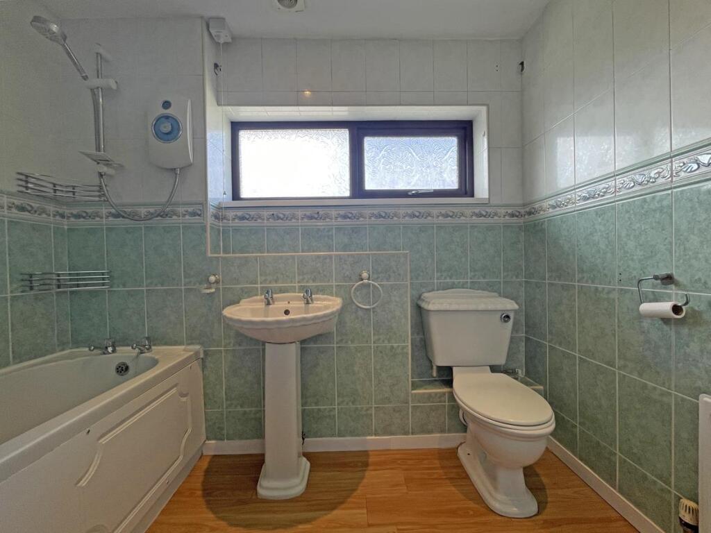 Wentwood Gardens 59 - Bathroom.jpg