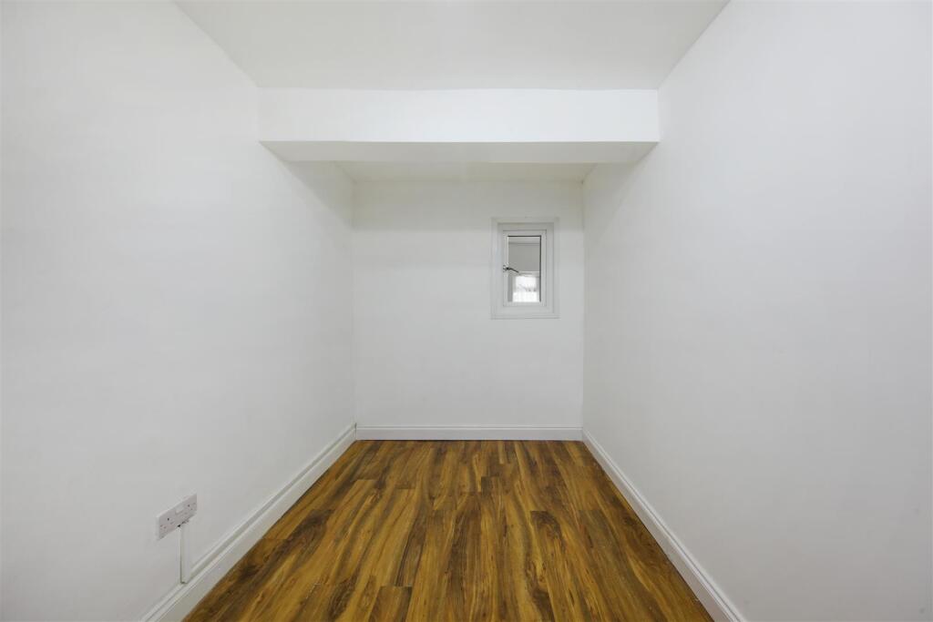 867 Harrow Road - ecJNLZK0kZrlgIAuWdv6.jpg