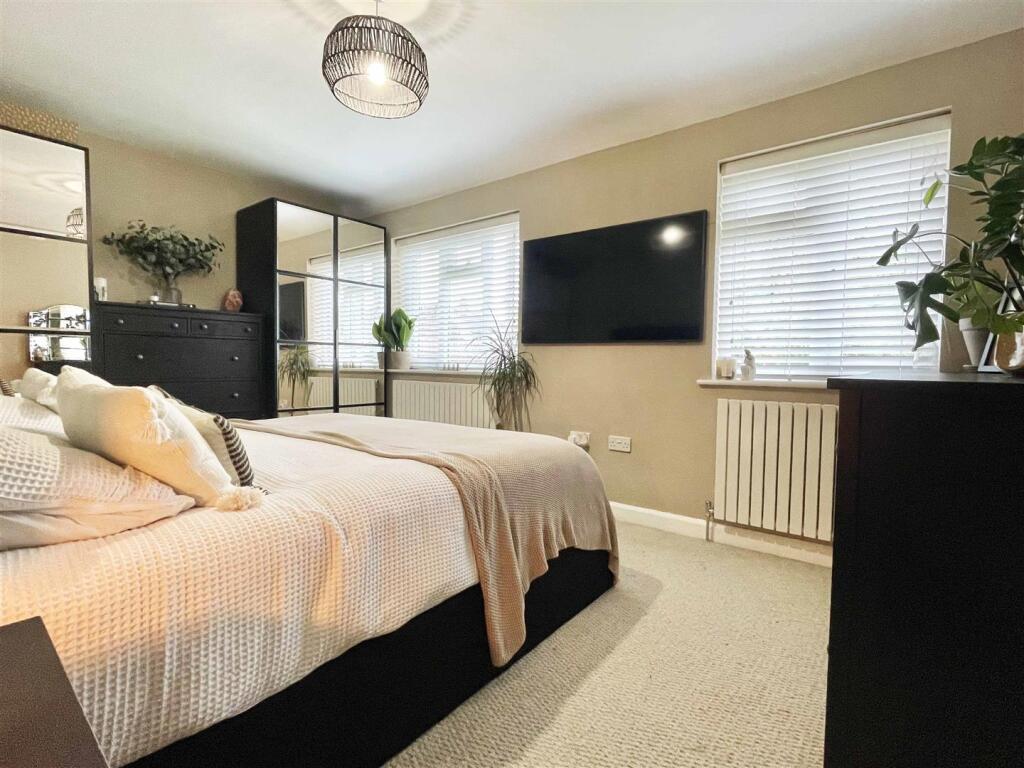 Bed1.jpg