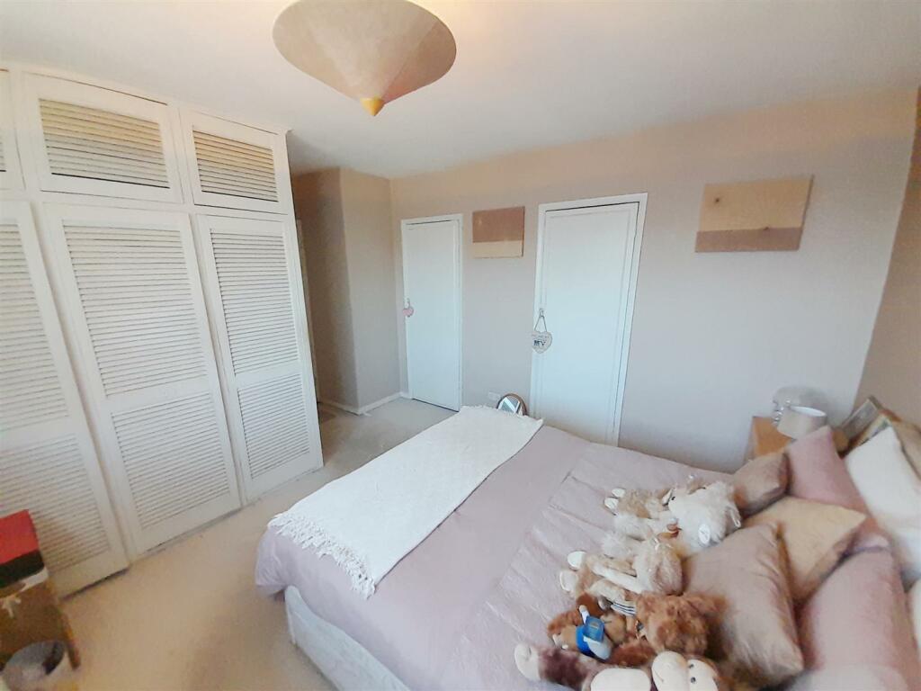 new bed 2.jpg