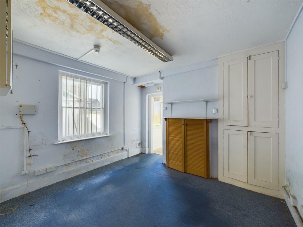 Breakfast room/Kitchen