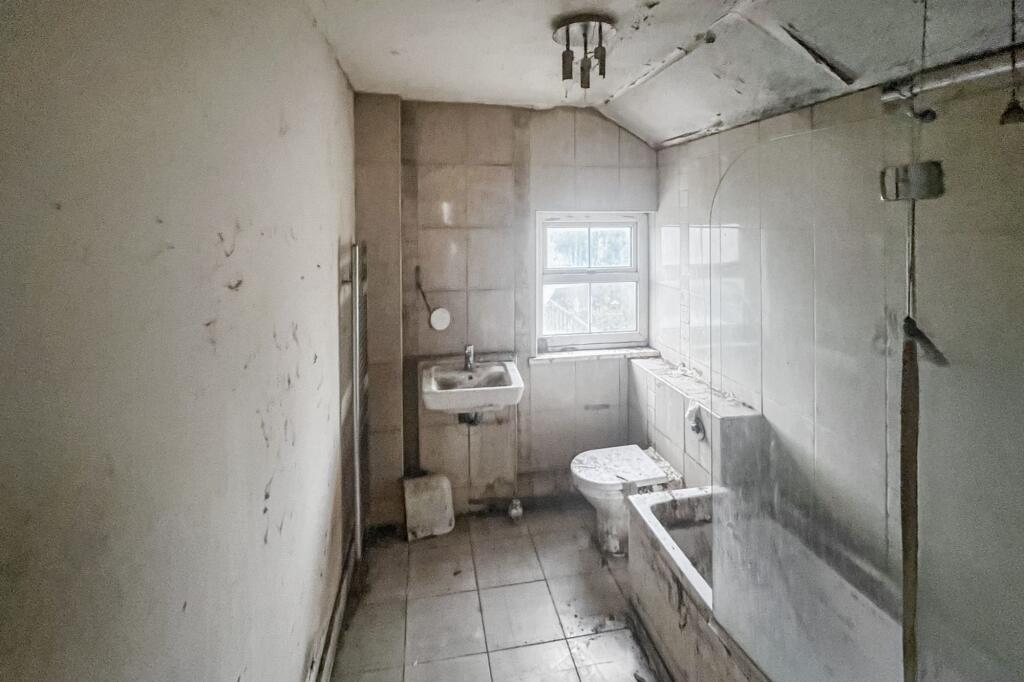 159 Kingston Road, Leatherhead, Surrey, KT22 7NX