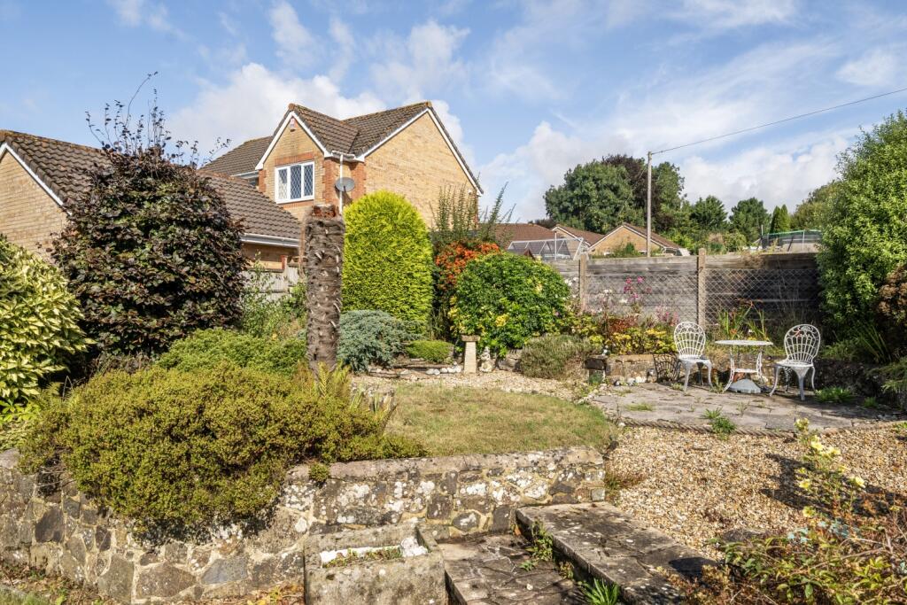 1348935-6-68b96aeecc043