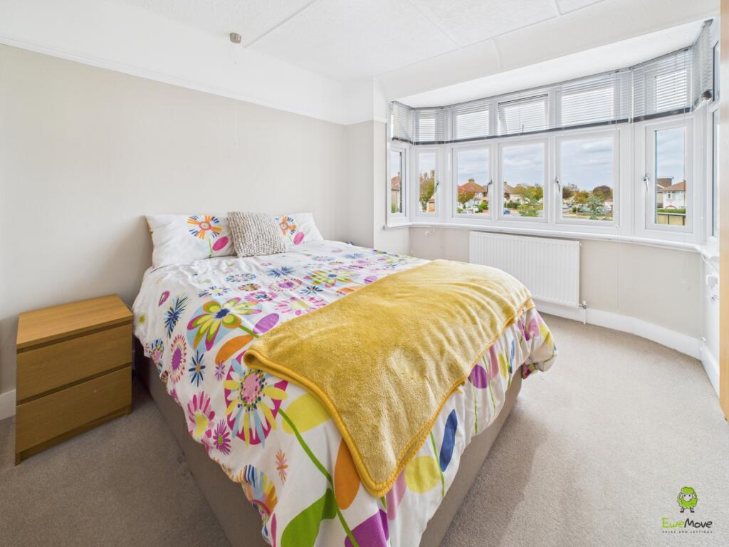Presented by Clinton at EweMove Bexleyheath and Da