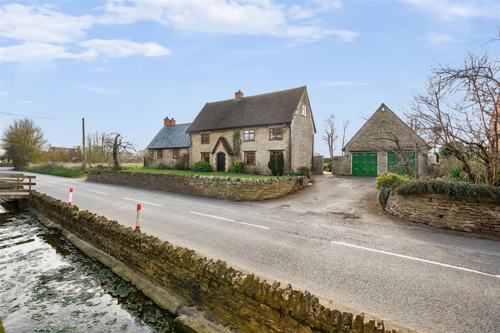 Walnut Tree Cottage, 35-36 Tathall End, Hanslope (