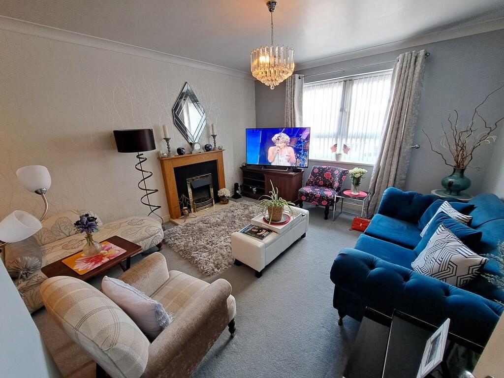 LOUNGE / DINER