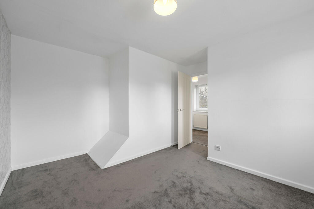 1 Wayside Court, ...