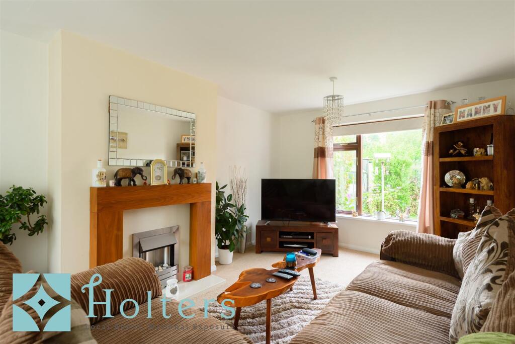 13 Llewellyn Road, Kington-11.jpg