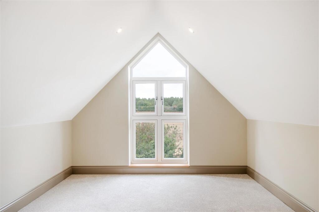 Bedroom2-2.jpg