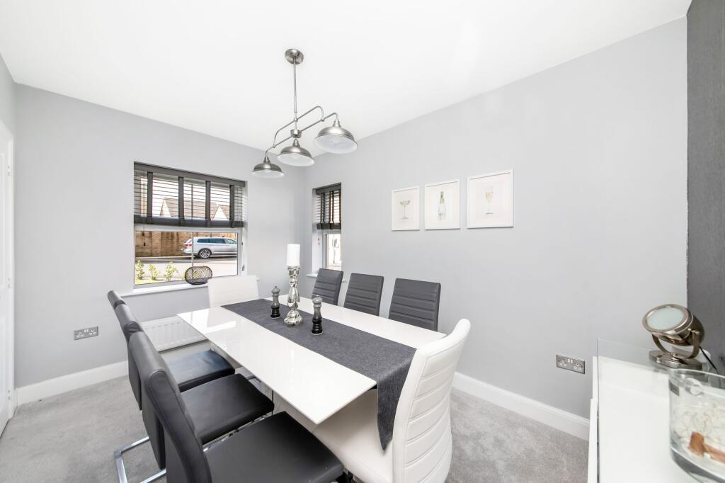 SECOND RECEPTION ROOM / FORMAL DINING ROOM