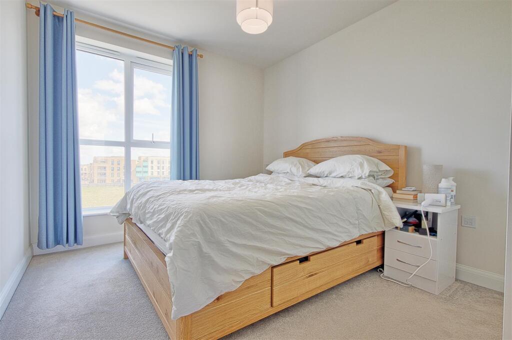 Bedroom 1.jpg
