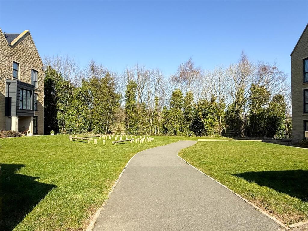 COMMUNAL PARK