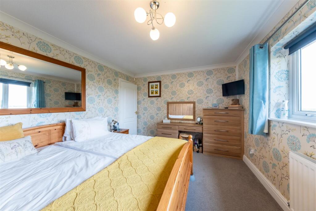 9 Orchard Dene-020.jpg