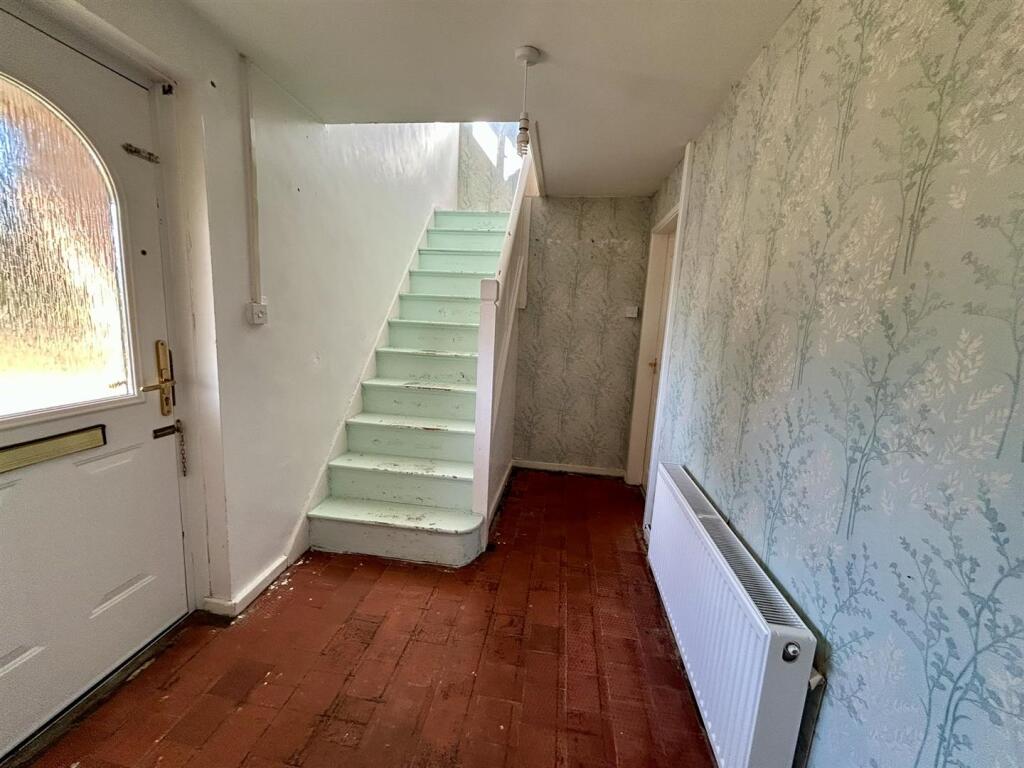 Hallway (1).JPEG