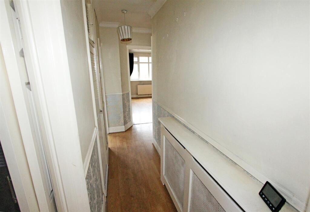 08 IMG_4713 hall.jpg