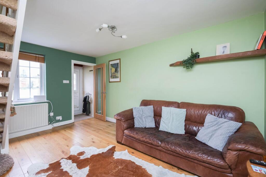 Mapledown Close, Southwater