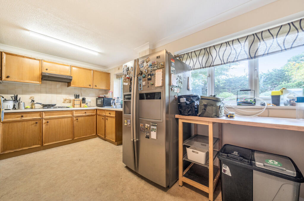 1370979-6-68fb96c...