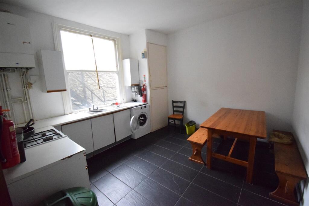 main+kitchen