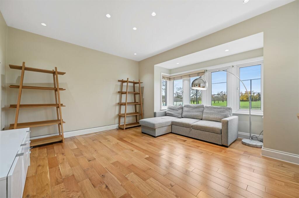 AR - Eastfields Road10.JPG