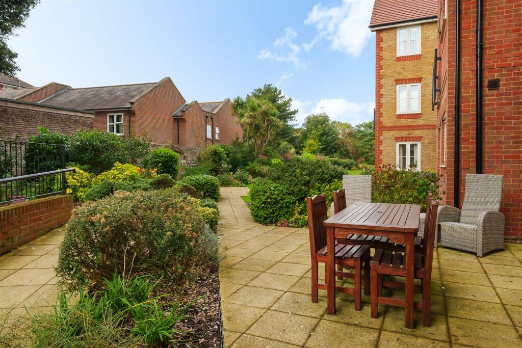 Owners Patio Area - New.jpg