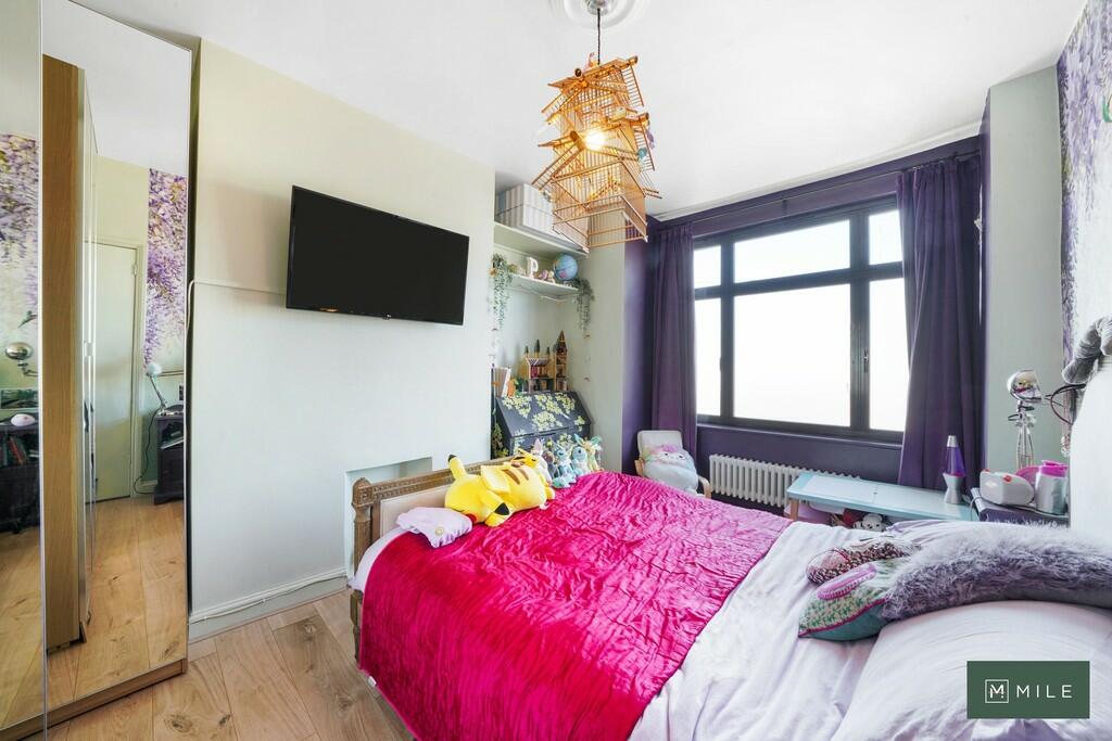 53 Yewfield Road ...