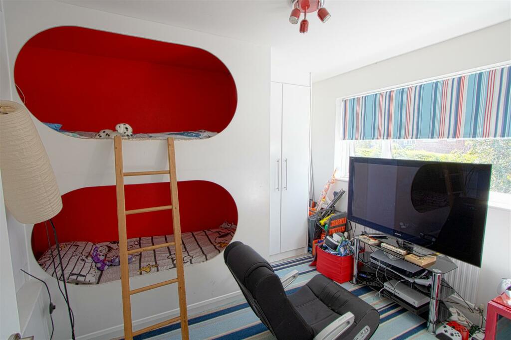 bed 3.jpg