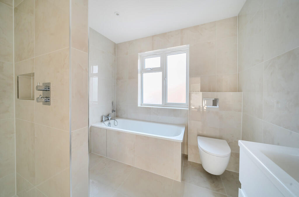 1383992-9-6925b54...