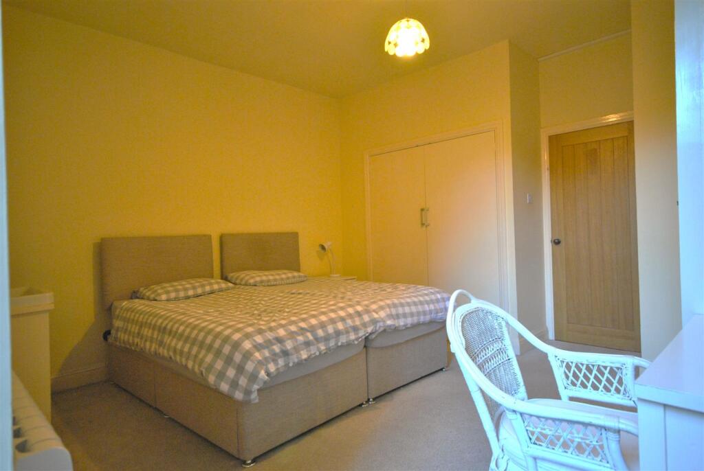 Bedroom 2.JPG