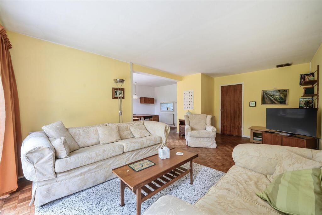 1293744-26-682b33df599f5-ARW .jpg