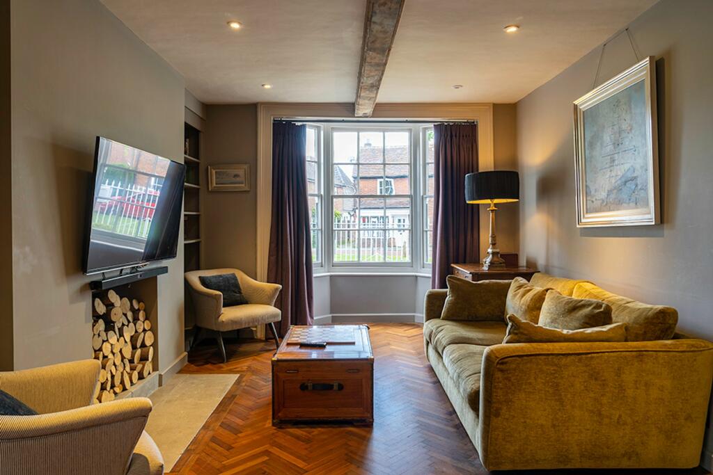 Lounge view 3