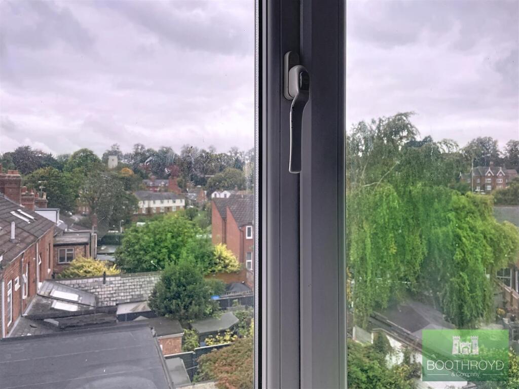 Lounge Outlook