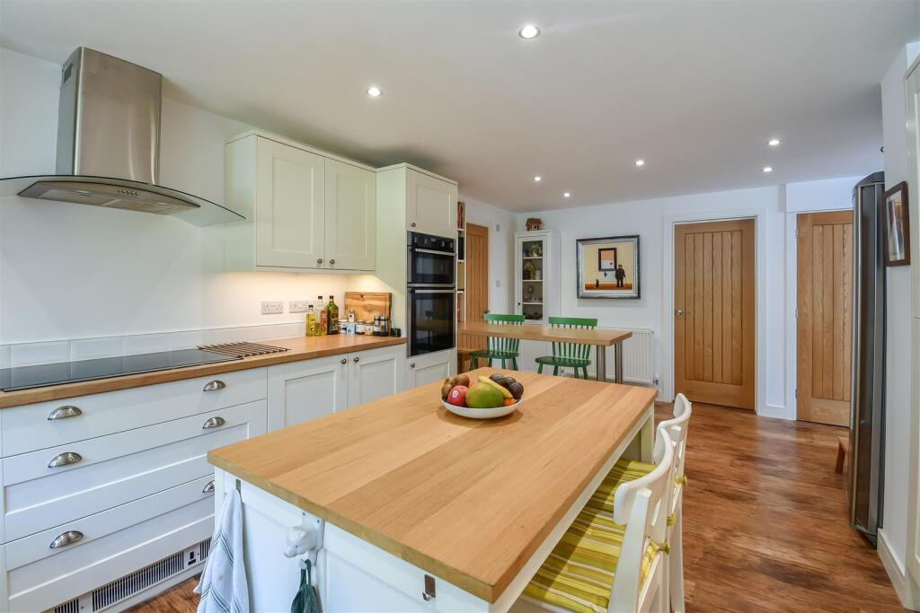 Kitchen / Breakfast