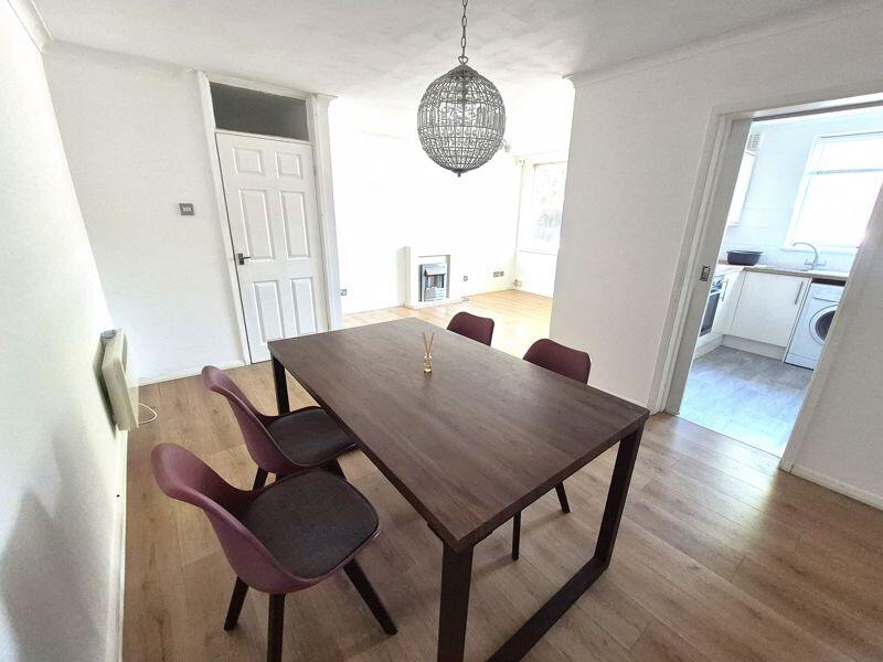 Dining Area to Lounge