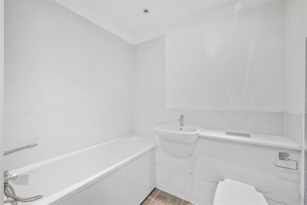 AMBERLEIGH HOUSE, 5 (16 FROM 25)-17.jpg