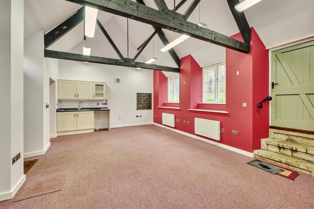 32 High Street Islip-25.jpg