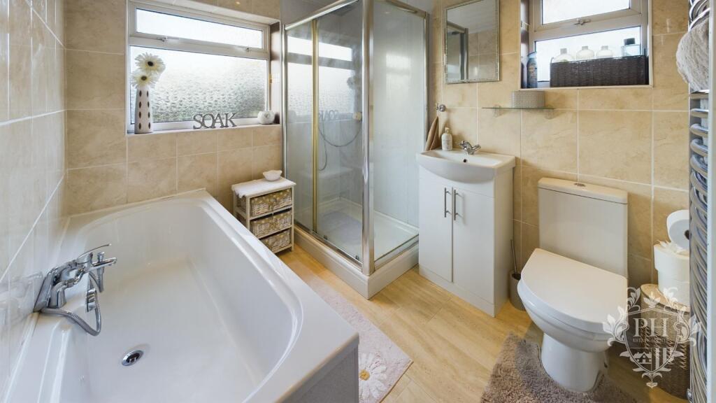 Bath/Shower Room