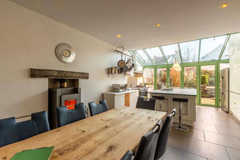 Kitchen/Family Ro...