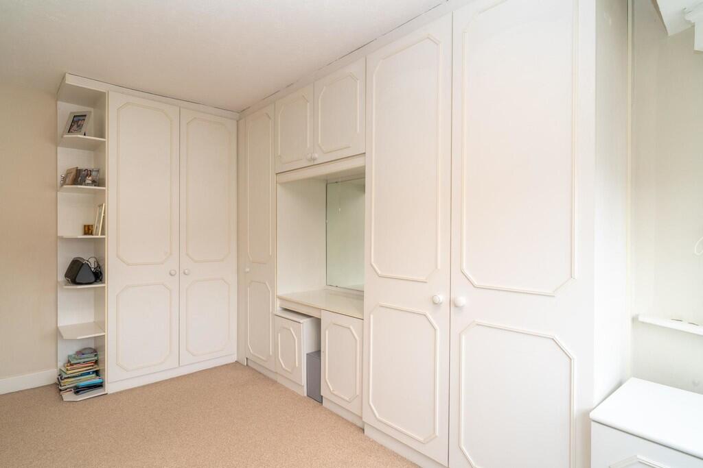 016-51 Wolmer Gar...